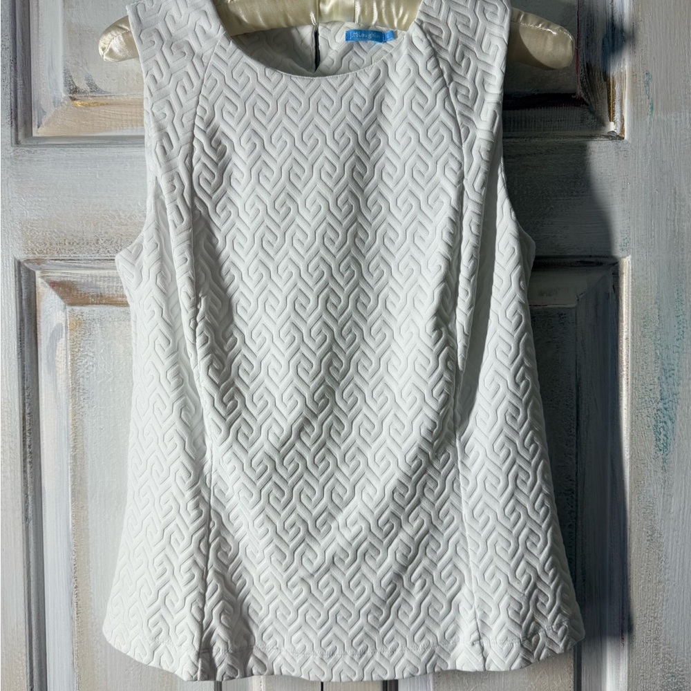 Like New J. McLaughlin White Textured Sleeveless Blouse